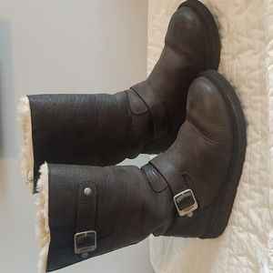 Ugg leather Buckle boots